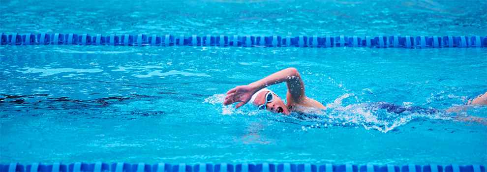 Swimmer swimming lengths