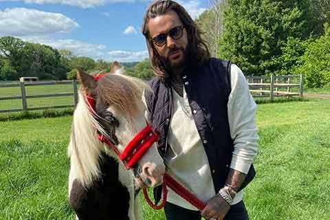   Pete Wicks with rescue horse, Gerald at Leybourne Animal Centre