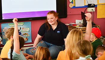 Volunteer speaker in schools 