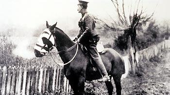 Inspector on horse working with the Army Veterinary Corps, France, circa 1915 © RSPCA Photolibrary