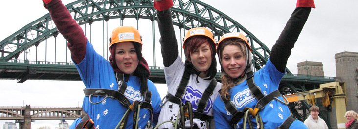 Fundraisers in front of Tyne Bridge, Newcastle © RSPCA photolibrary
